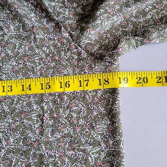 Loft Floral Ruffle Neck Mixed Media Top Size S - Picture 9 of 10